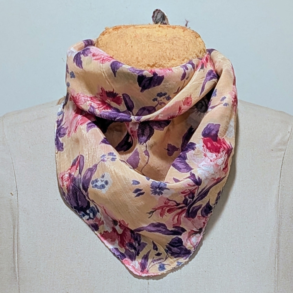 NWOT Beckwoman  21”x21” Yellow and Purple Floral Ascot Scarf